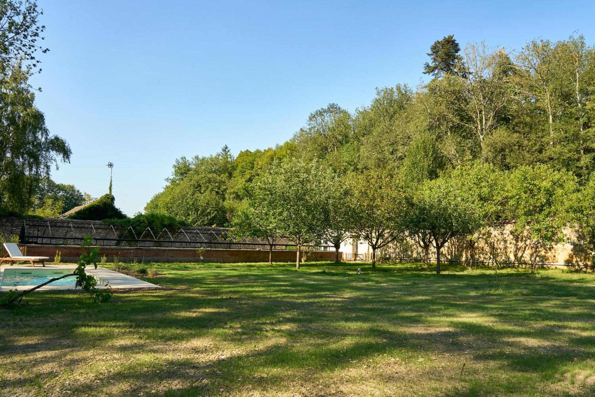 Domaine De La Commanderie De Ballan Kültér fotó